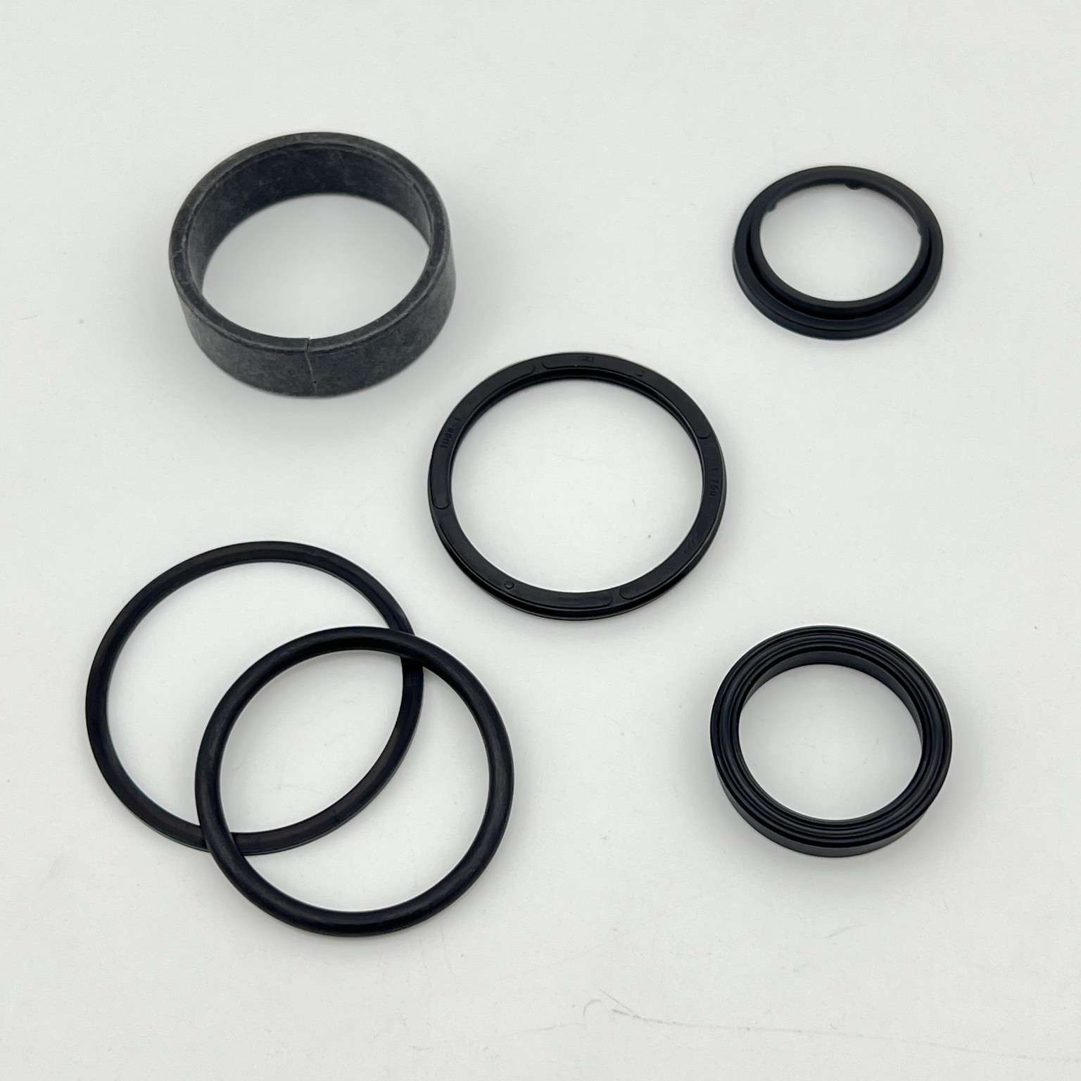 New Holland 110TL Front Loader Bucket Tilt Cylinder Seal Kit