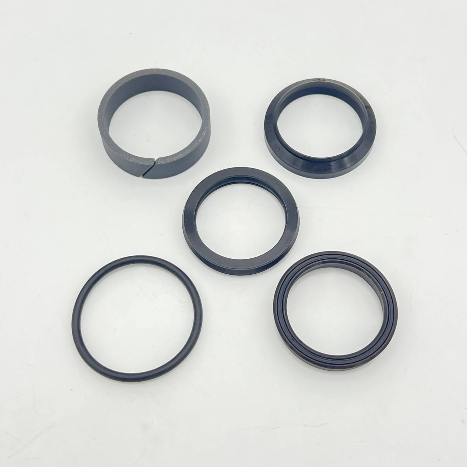 New Holland L553, L554, L555 Loader Lift Cylinder Seal Kit
